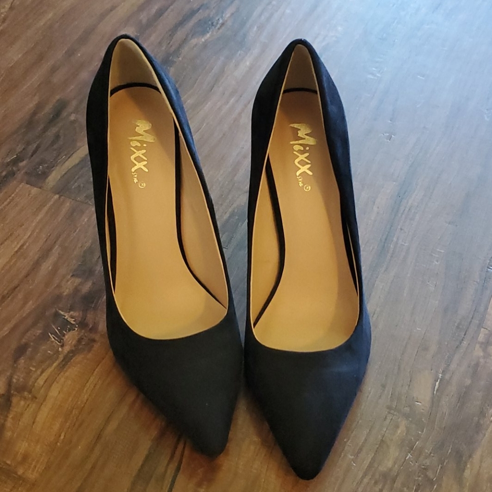 Mixx Shuz Black heels